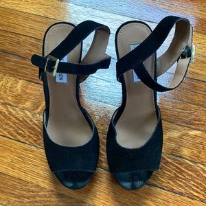Black suede Steve Madden heels w/ peep toe